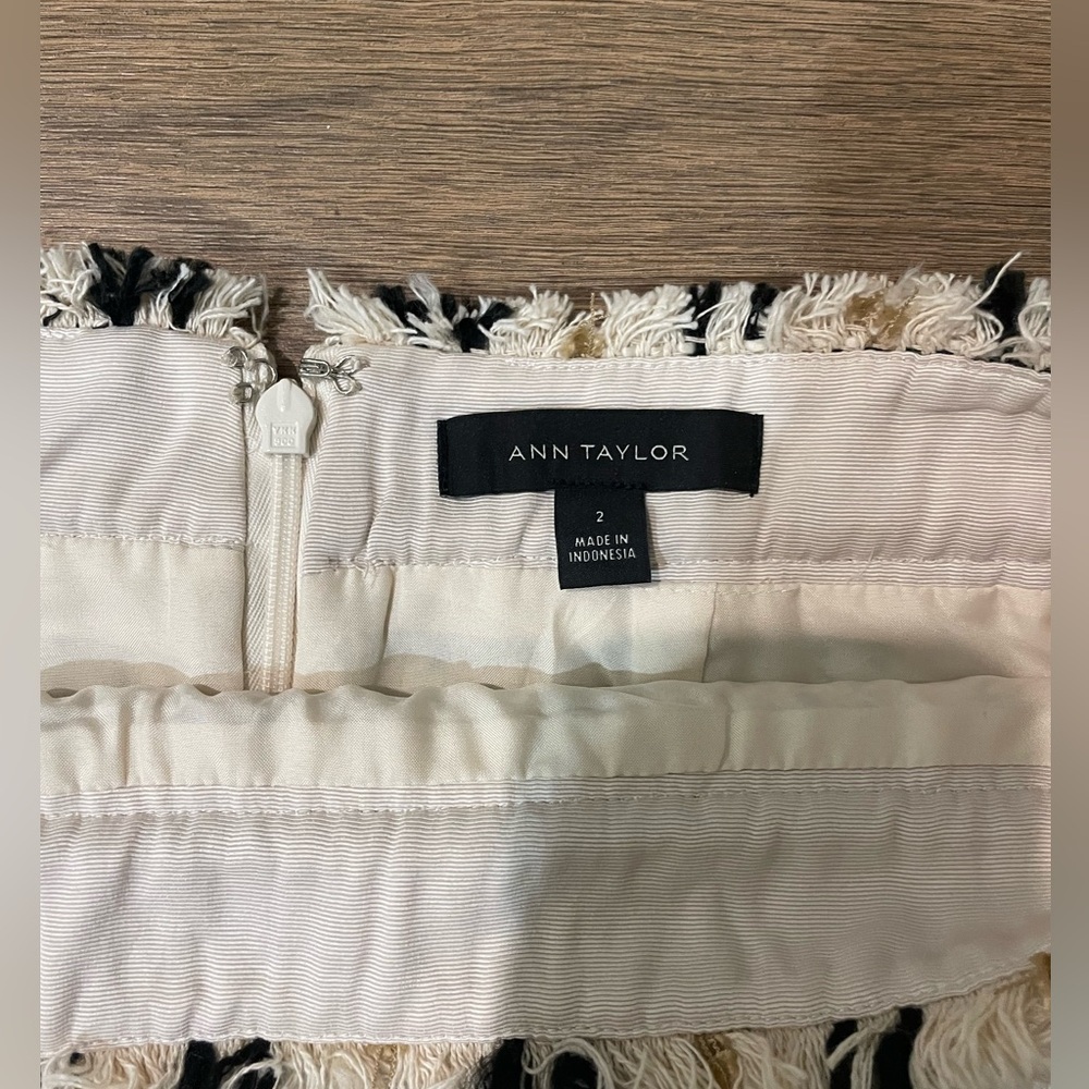 Ann Taylor Cream and Black Plaid Skirt - Picture 3 of 3